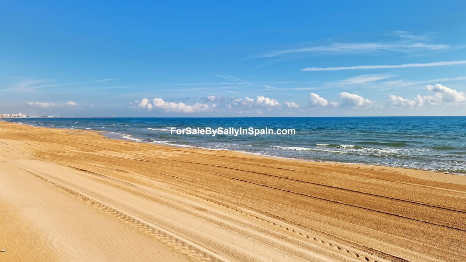 6 soveværelse Villa til salg i Daimus med swimmingpool garage - € 569.500 (Ref: 8868352)