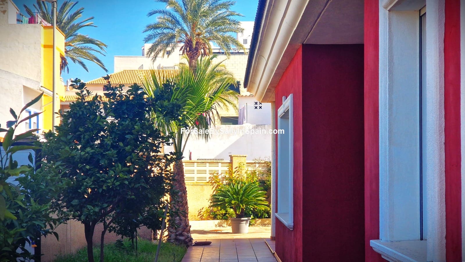 6 soveværelse Villa til salg i Daimus med swimmingpool garage - € 569.500 (Ref: 8868352)