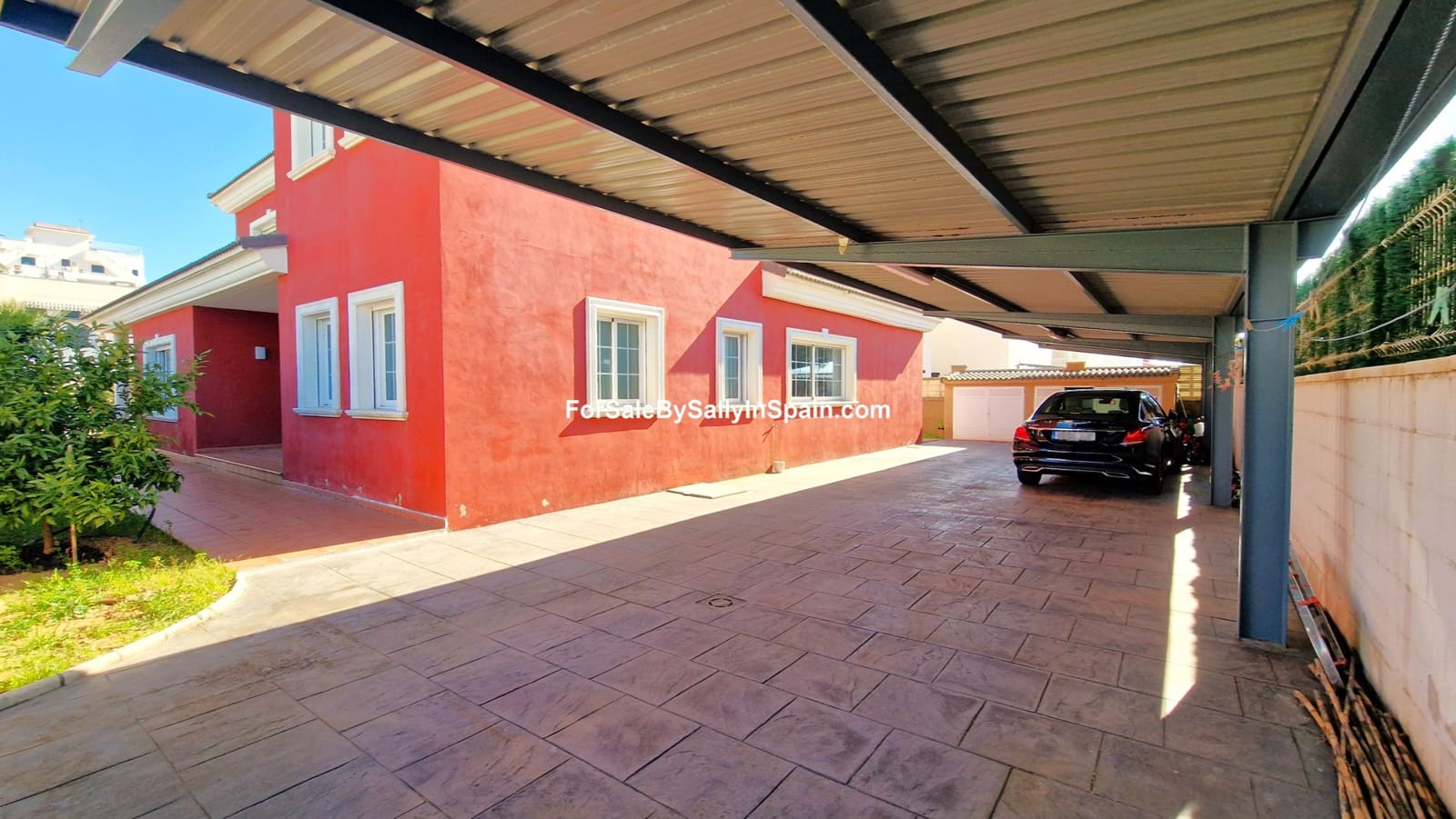 6 soveværelse Villa til salg i Daimus med swimmingpool garage - € 569.500 (Ref: 8868352)