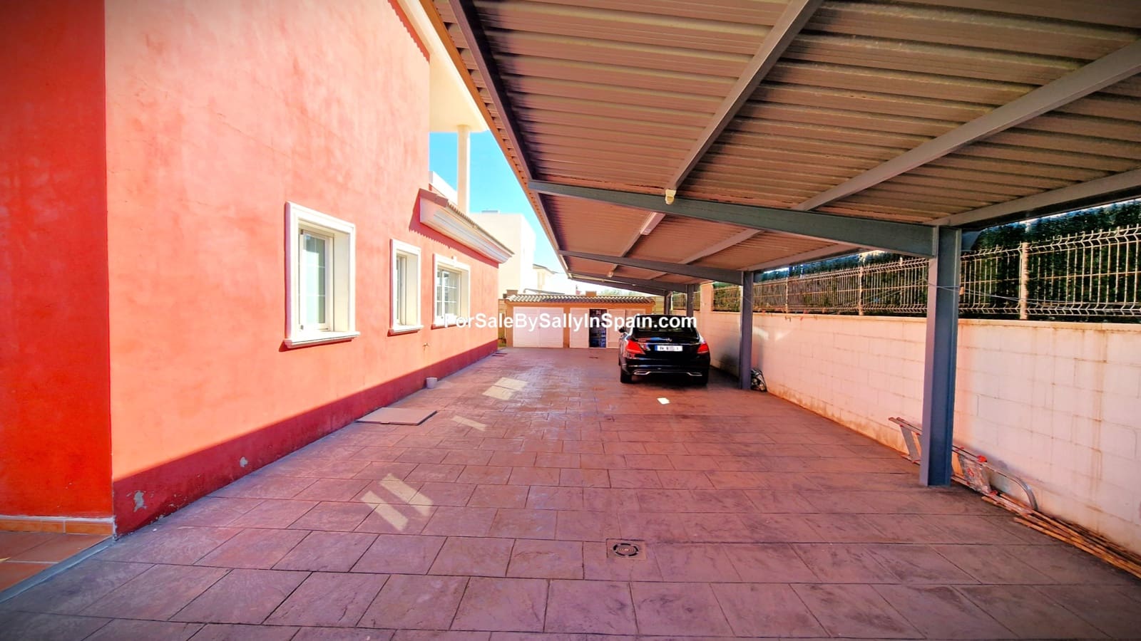 6 soveværelse Villa til salg i Daimus med swimmingpool garage - € 569.500 (Ref: 8868352)