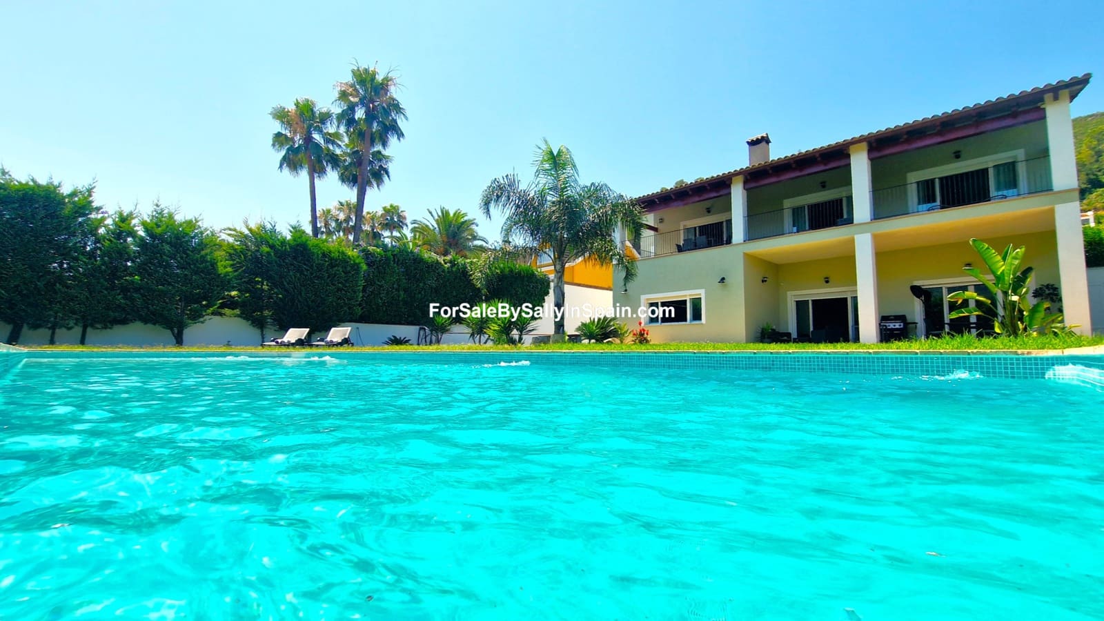 3 soveværelse Villa til salg i Alzira med swimmingpool garage - € 699.000 (Ref: 9131894)