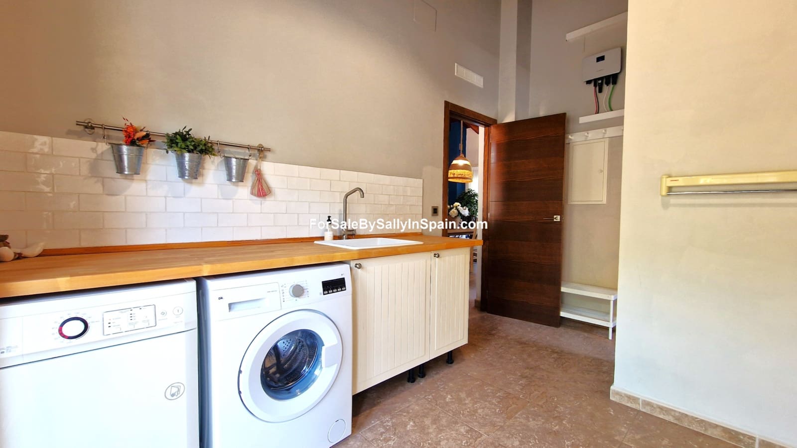 3 soveværelse Villa til salg i Alzira med swimmingpool garage - € 699.000 (Ref: 9131894)