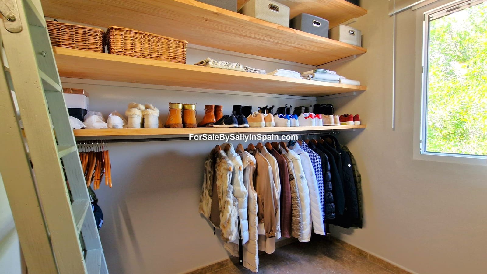 3 soveværelse Villa til salg i Alzira med swimmingpool garage - € 699.000 (Ref: 9131894)