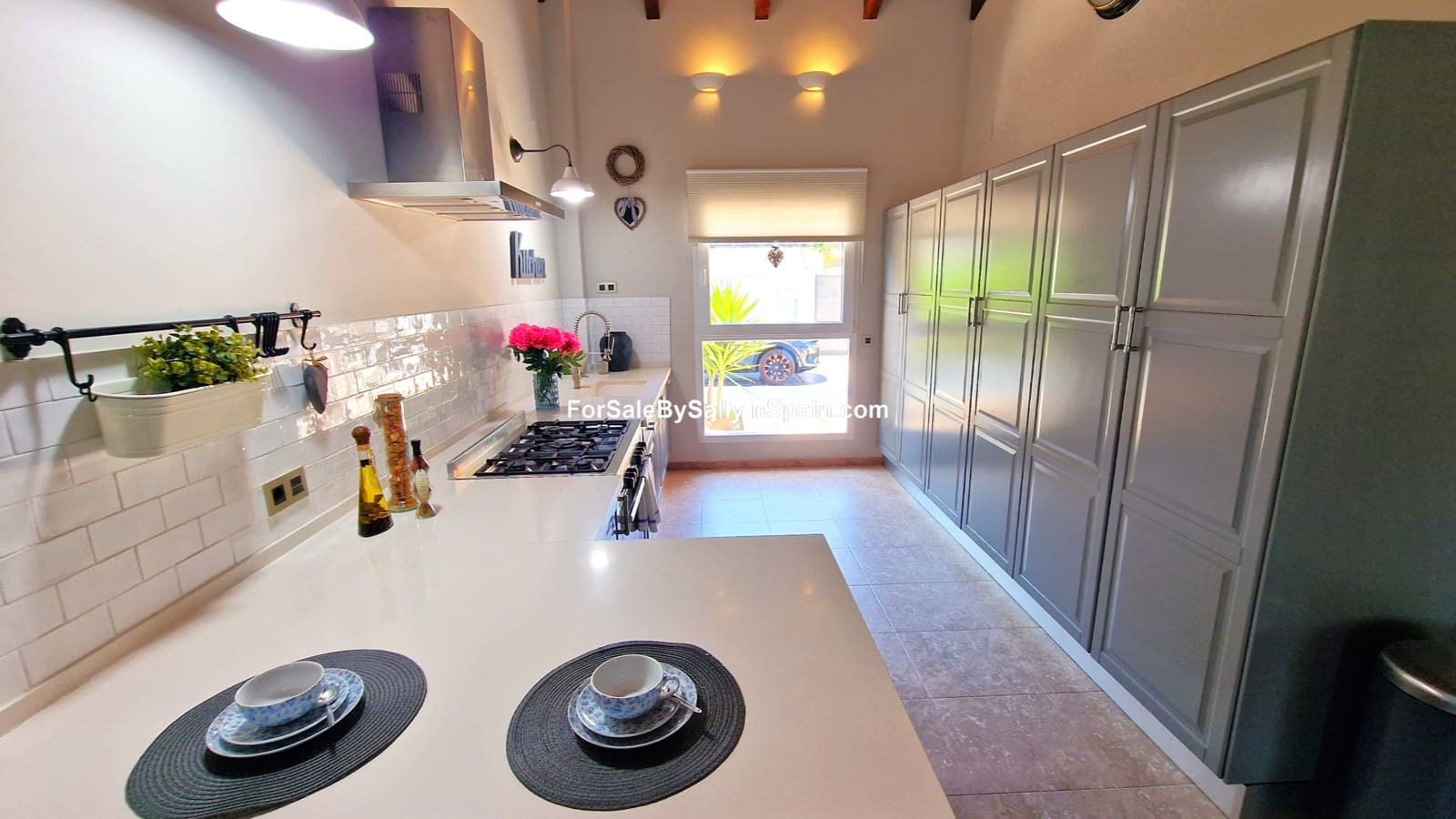 3 soveværelse Villa til salg i Alzira med swimmingpool garage - € 699.000 (Ref: 9131894)