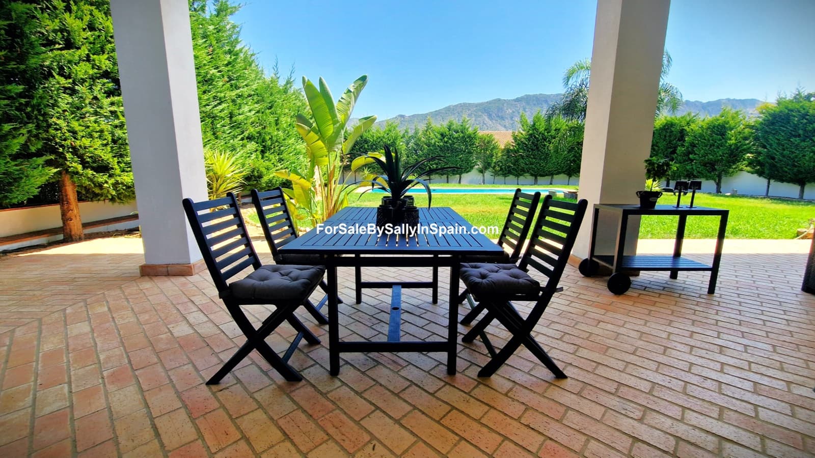 3 soveværelse Villa til salg i Alzira med swimmingpool garage - € 699.000 (Ref: 9131894)