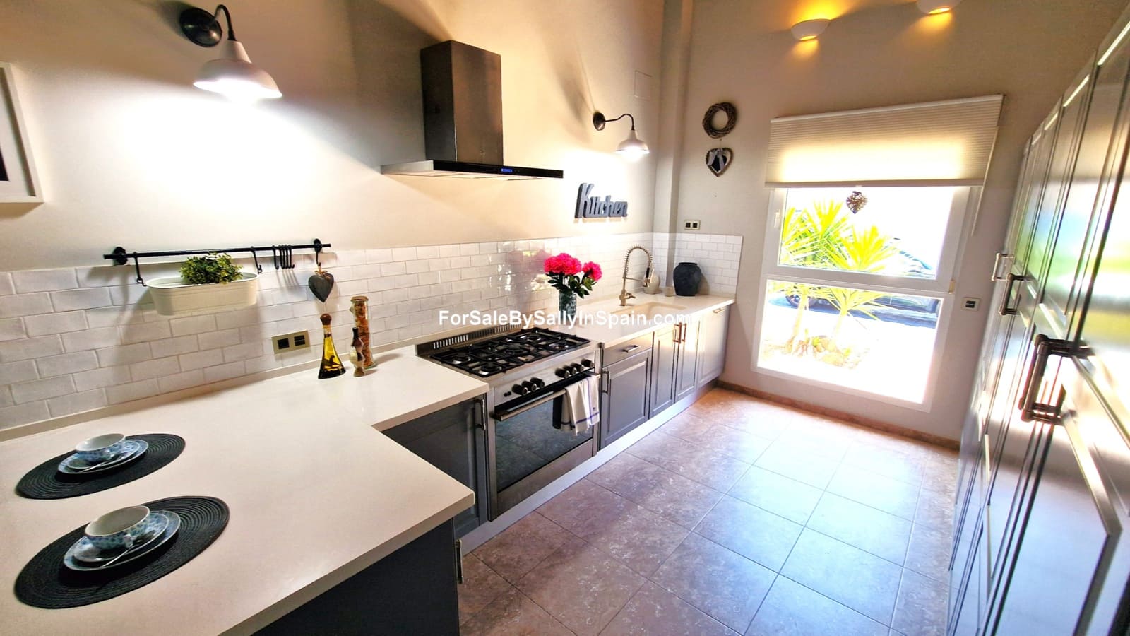 3 soveværelse Villa til salg i Alzira med swimmingpool garage - € 699.000 (Ref: 9131894)