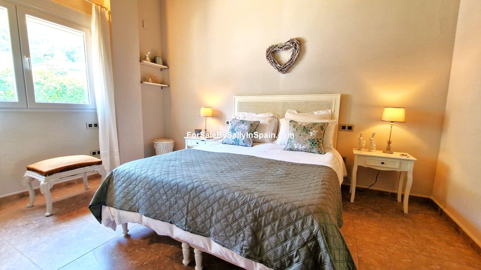 3 soveværelse Villa til salg i Alzira med swimmingpool garage - € 699.000 (Ref: 9131894)