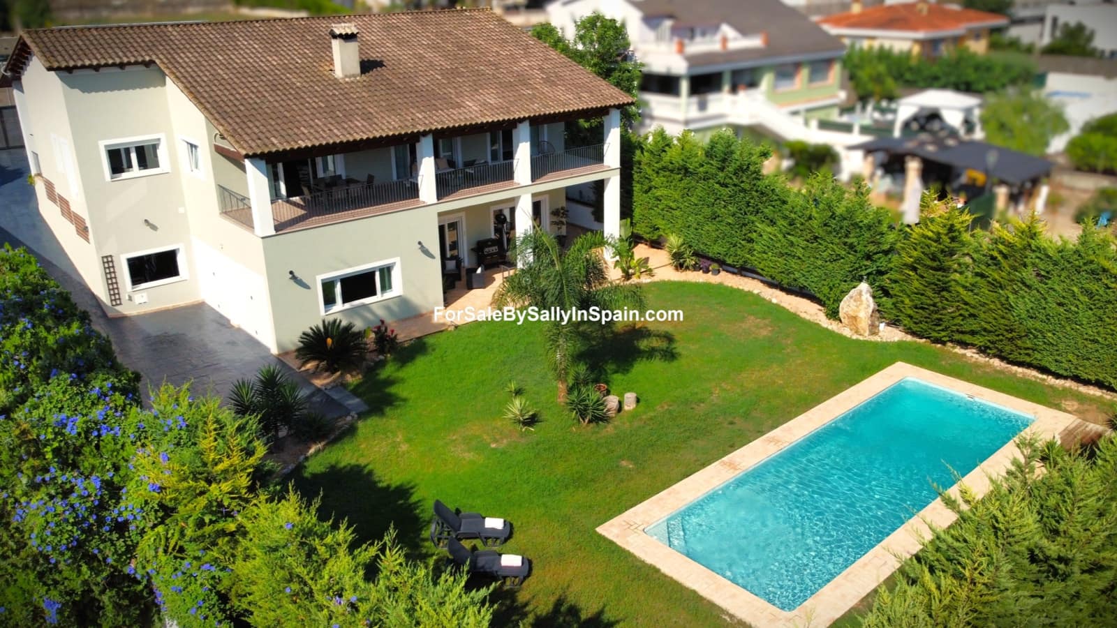 3 soveværelse Villa til salg i Alzira med swimmingpool garage - € 699.000 (Ref: 9131894)