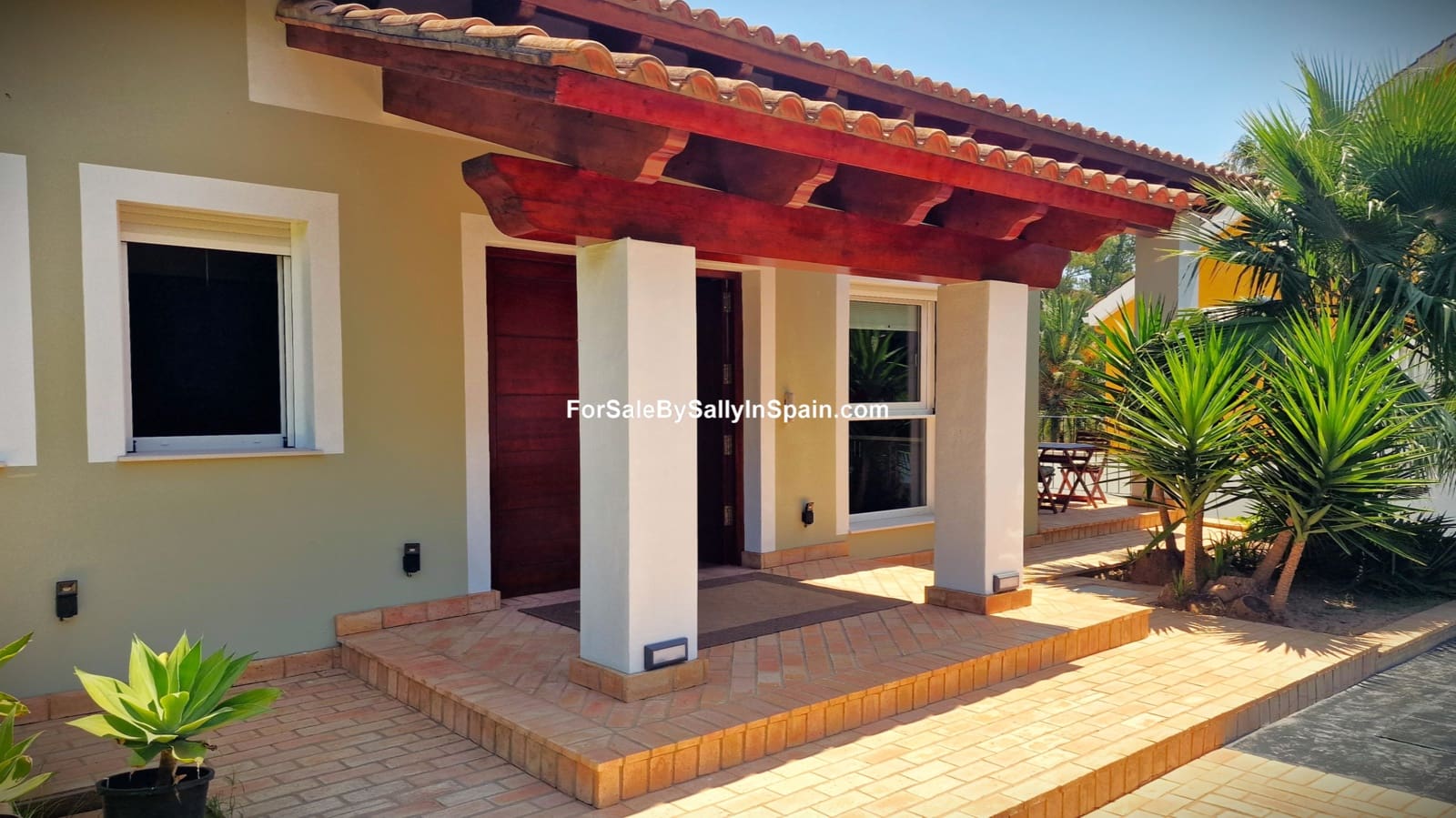 3 soveværelse Villa til salg i Alzira med swimmingpool garage - € 699.000 (Ref: 9131894)