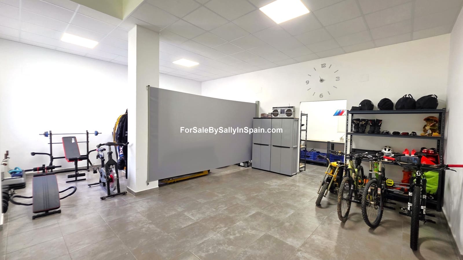 3 soveværelse Villa til salg i Alzira med swimmingpool garage - € 699.000 (Ref: 9131894)