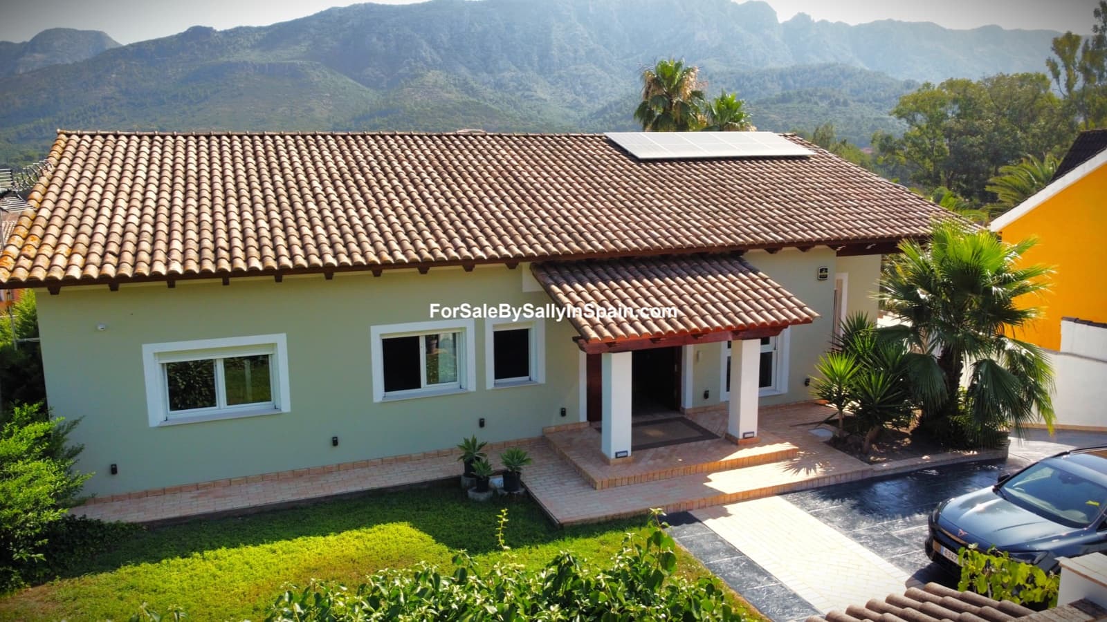 3 soveværelse Villa til salg i Alzira med swimmingpool garage - € 699.000 (Ref: 9131894)