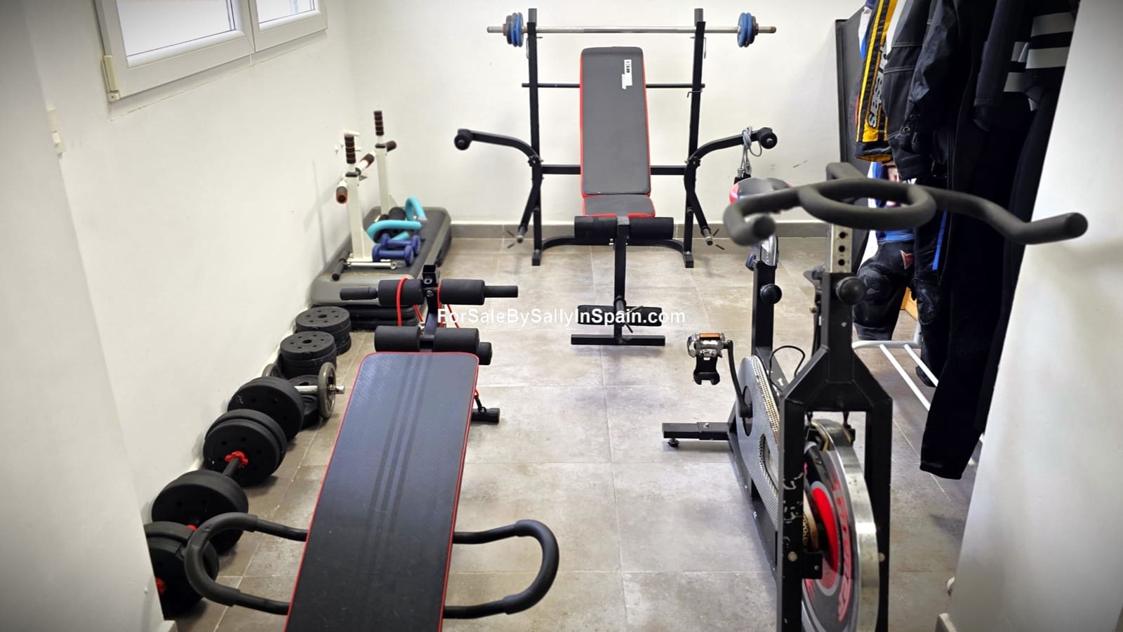 3 soveværelse Villa til salg i Alzira med swimmingpool garage - € 699.000 (Ref: 9131894)