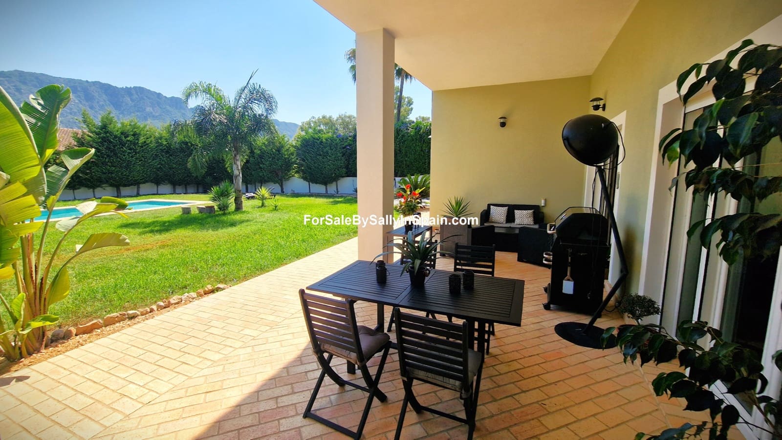 3 soveværelse Villa til salg i Alzira med swimmingpool garage - € 699.000 (Ref: 9131894)