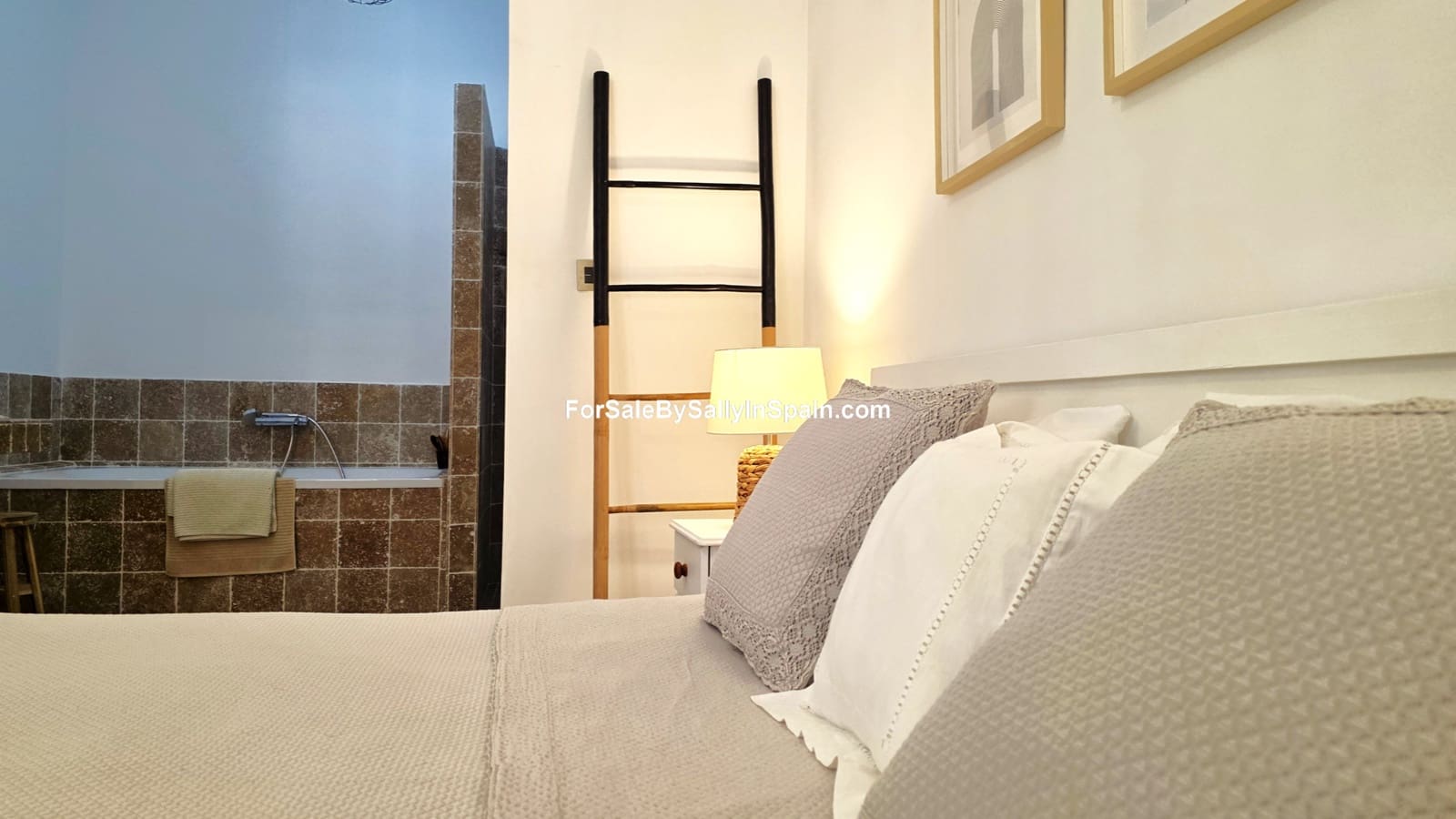 3 soveværelse Villa til salg i Alzira med swimmingpool garage - € 699.000 (Ref: 9131894)