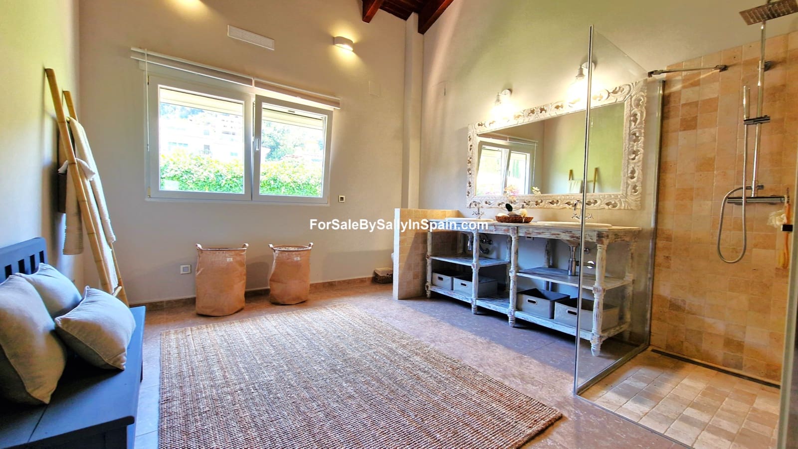 3 soveværelse Villa til salg i Alzira med swimmingpool garage - € 699.000 (Ref: 9131894)