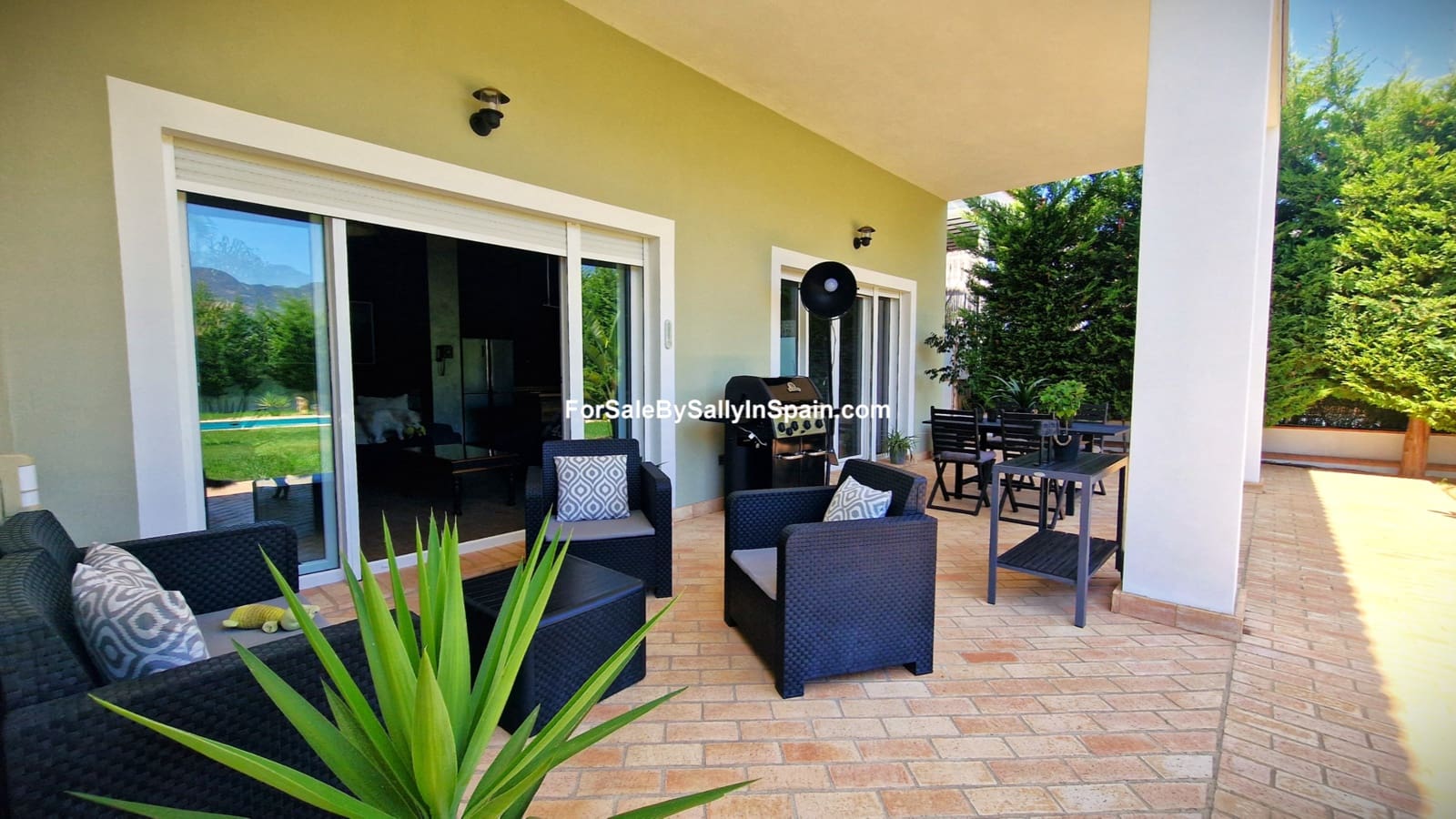 3 soveværelse Villa til salg i Alzira med swimmingpool garage - € 699.000 (Ref: 9131894)