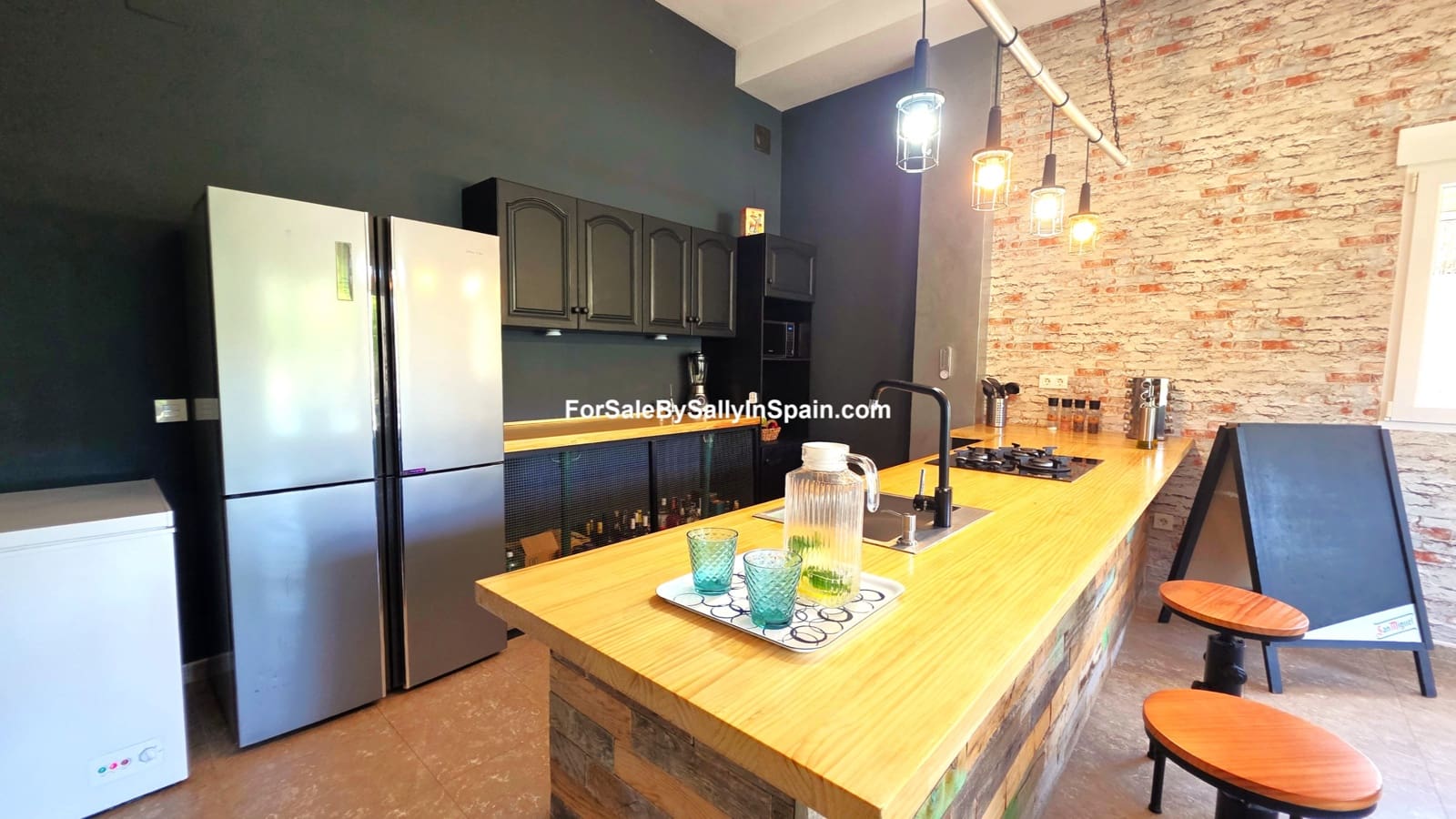 3 soveværelse Villa til salg i Alzira med swimmingpool garage - € 699.000 (Ref: 9131894)