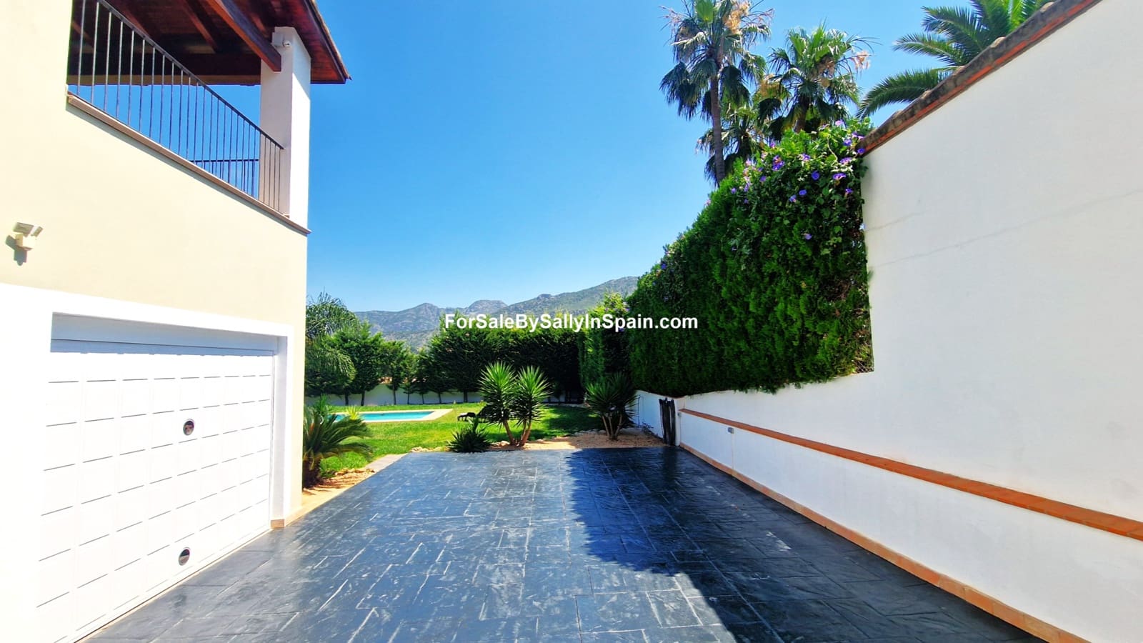 3 soveværelse Villa til salg i Alzira med swimmingpool garage - € 699.000 (Ref: 9131894)