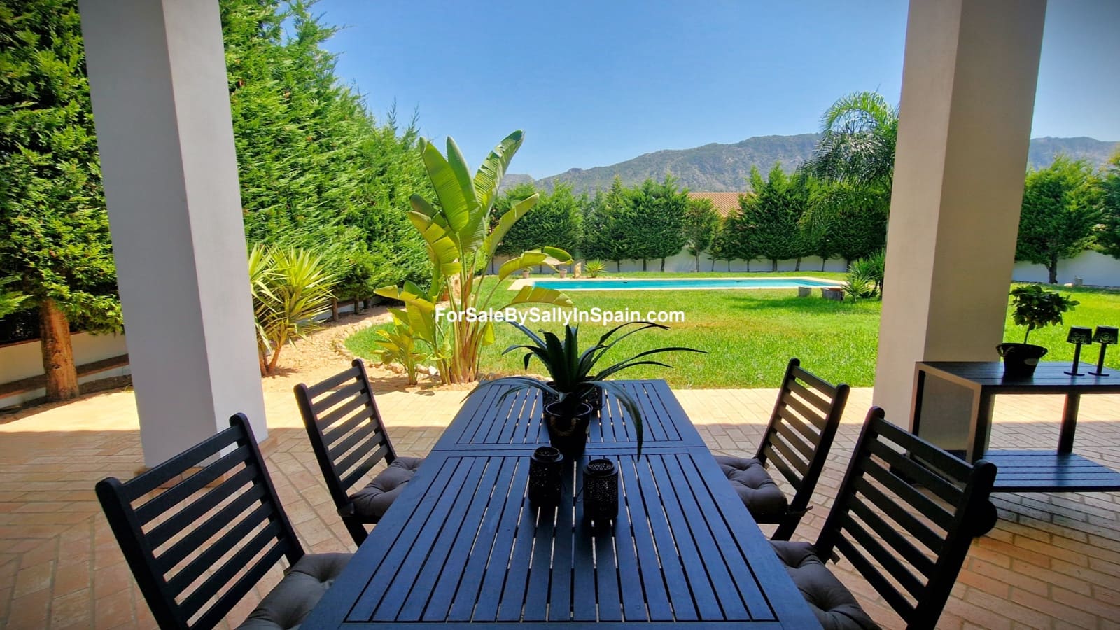 3 soveværelse Villa til salg i Alzira med swimmingpool garage - € 699.000 (Ref: 9131894)