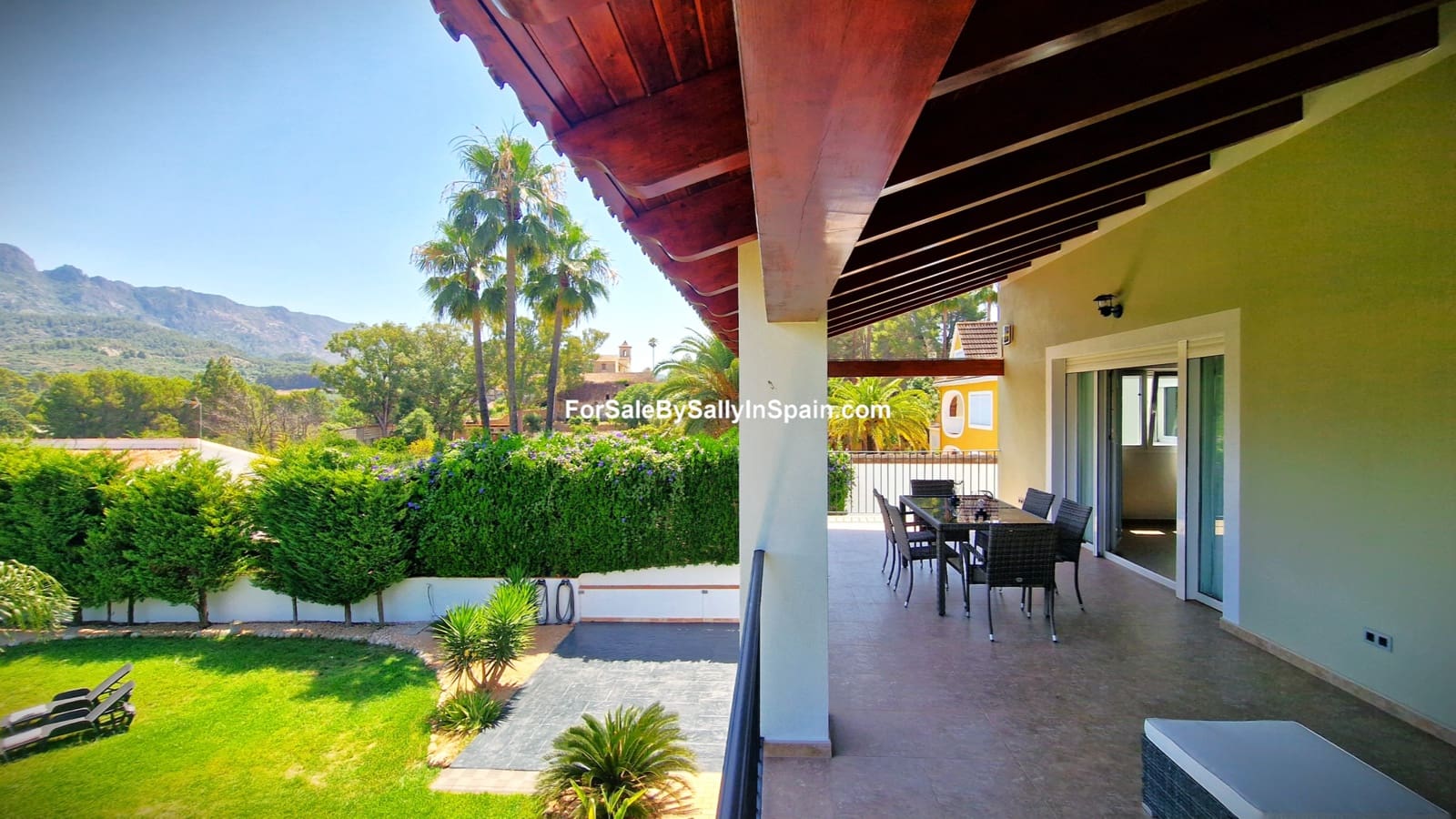 3 soveværelse Villa til salg i Alzira med swimmingpool garage - € 699.000 (Ref: 9131894)