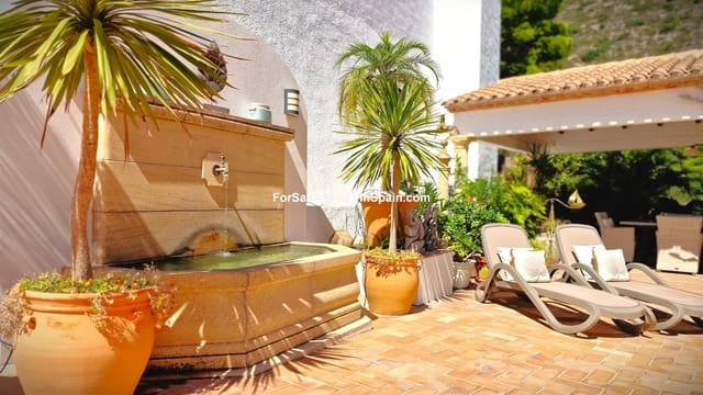 5 sovrum Villa till salu i Pego med pool garage - 699 000 € (Ref: 9216838)