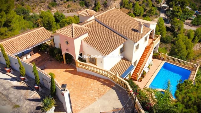 5 sovrum Villa till salu i Pego med pool garage - 699 000 € (Ref: 9216838)