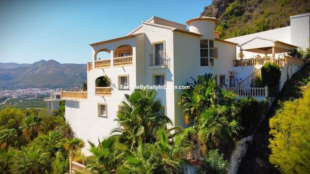 5 sovrum Villa till salu i Pego med pool garage - 699 000 € (Ref: 9216838)