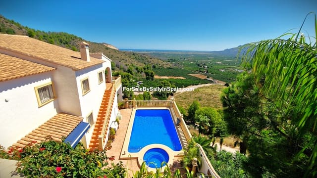 5 sovrum Villa till salu i Pego med pool garage - 699 000 € (Ref: 9216838)