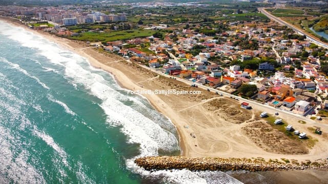 2 makuuhuone Omakotitalo myytävänä paikassa Gandia - 149 000 € (Ref: 9357630)