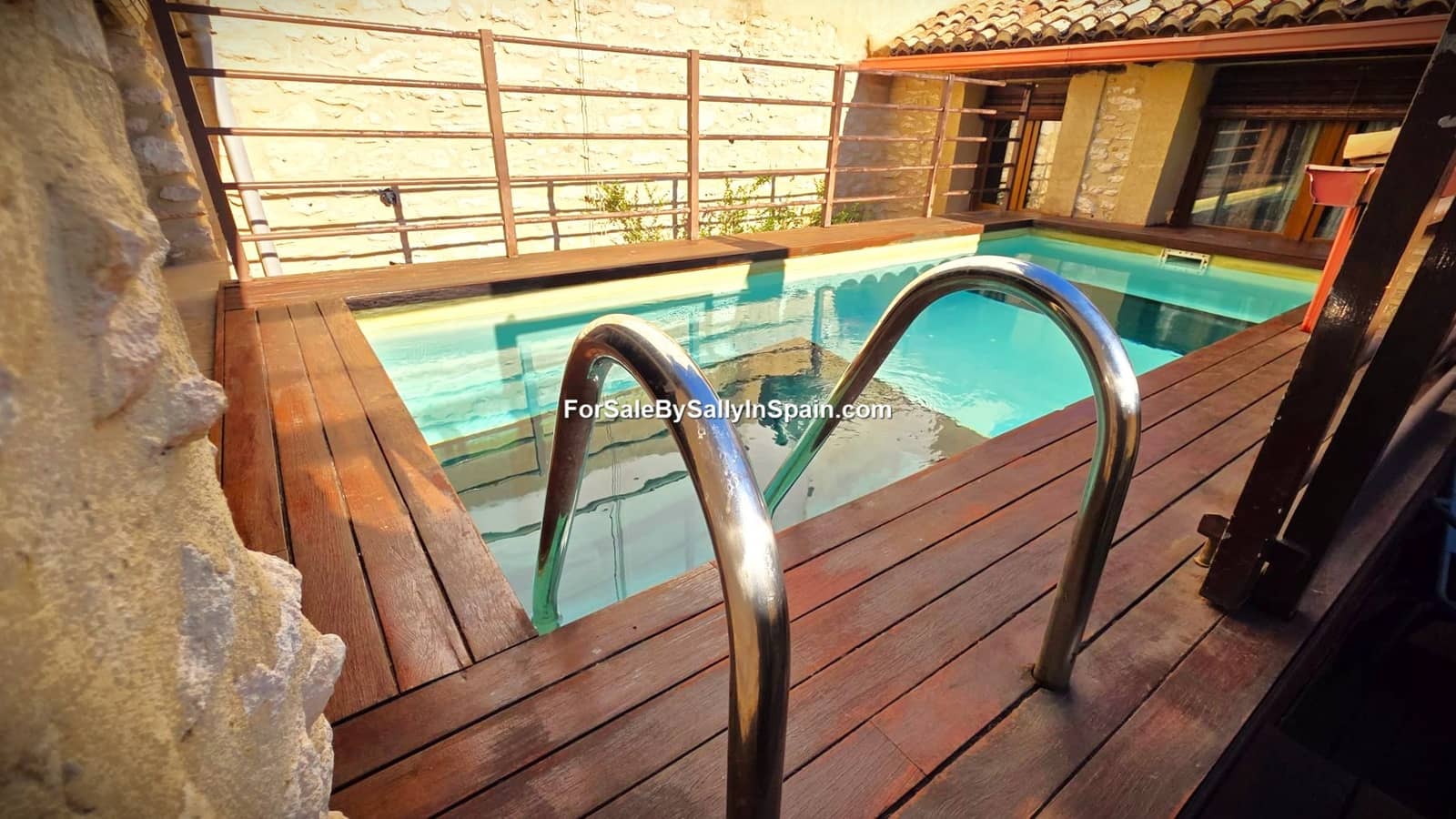 Chalet de 9 habitaciones en Palomar en venta - 270.000 € (Ref: 9357696)