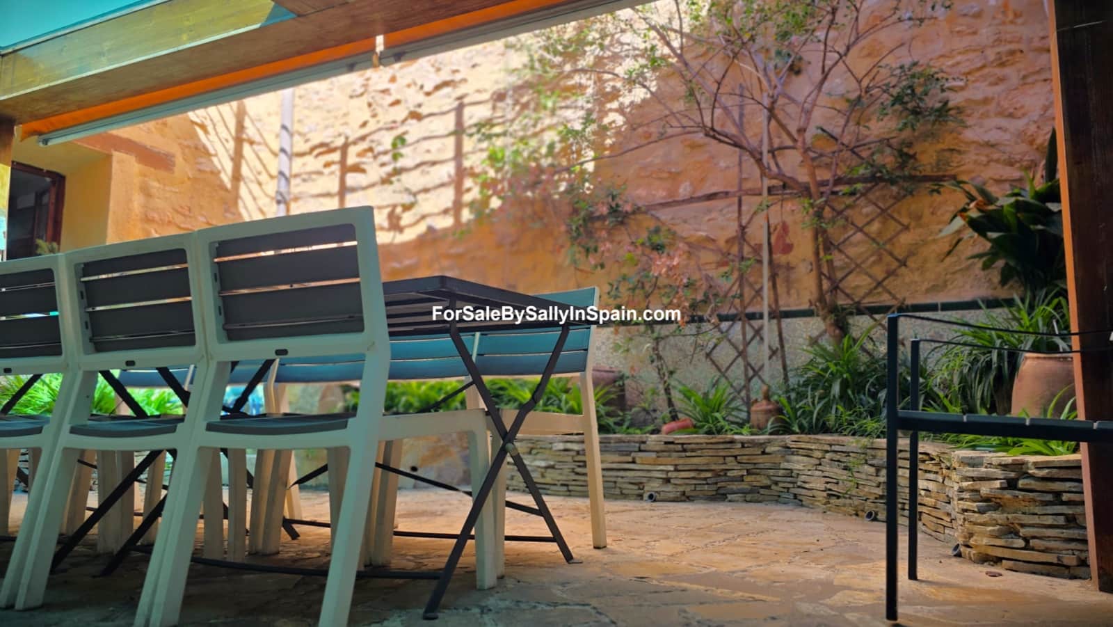 Chalet de 9 habitaciones en Palomar en venta - 270.000 € (Ref: 9357696)