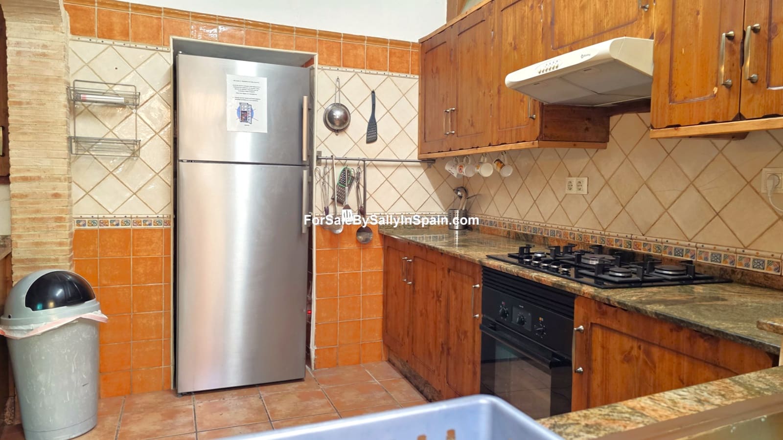 Chalet de 9 habitaciones en Palomar en venta - 270.000 € (Ref: 9357696)