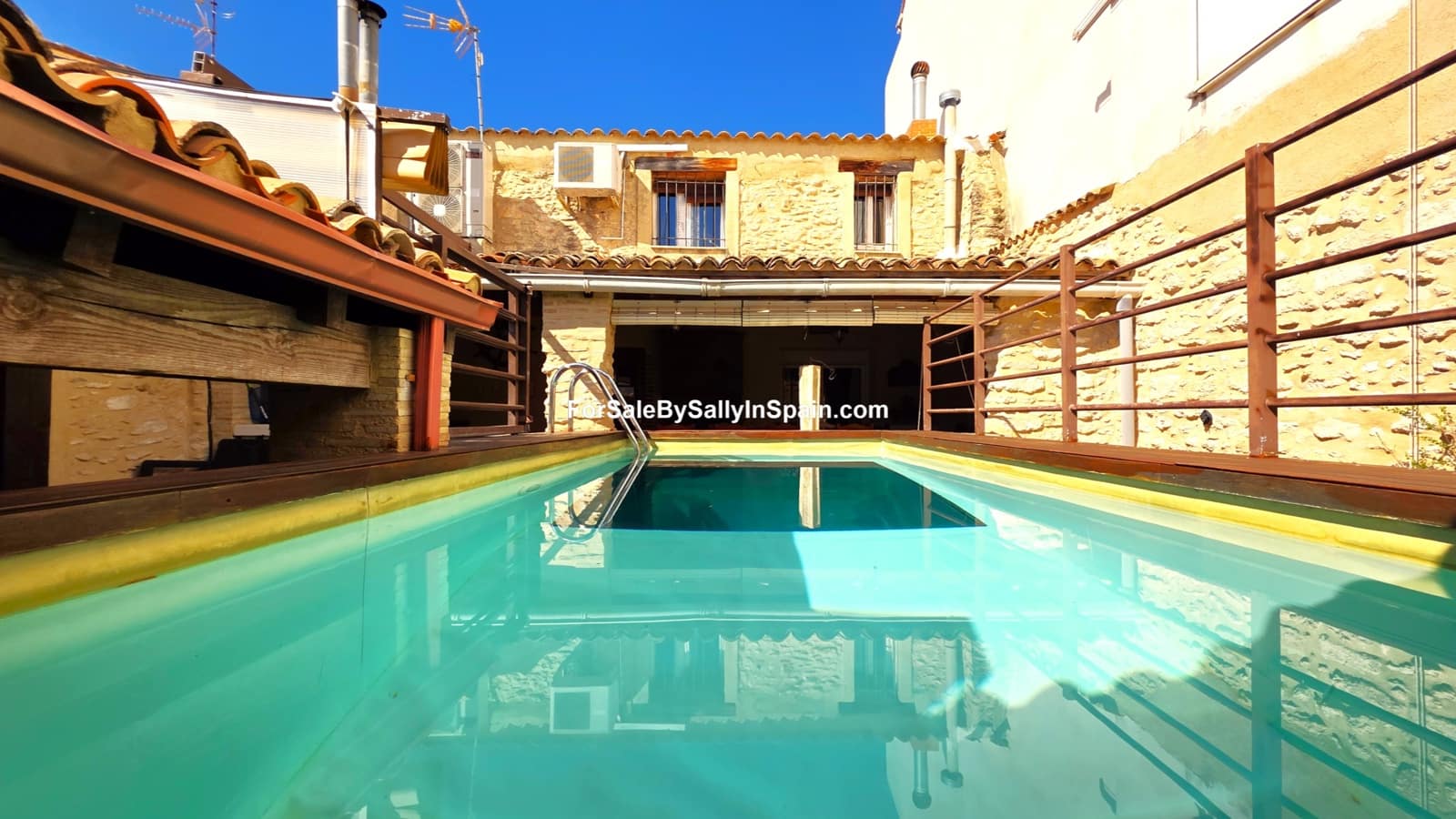 Chalet de 9 habitaciones en Palomar en venta - 270.000 € (Ref: 9357696)