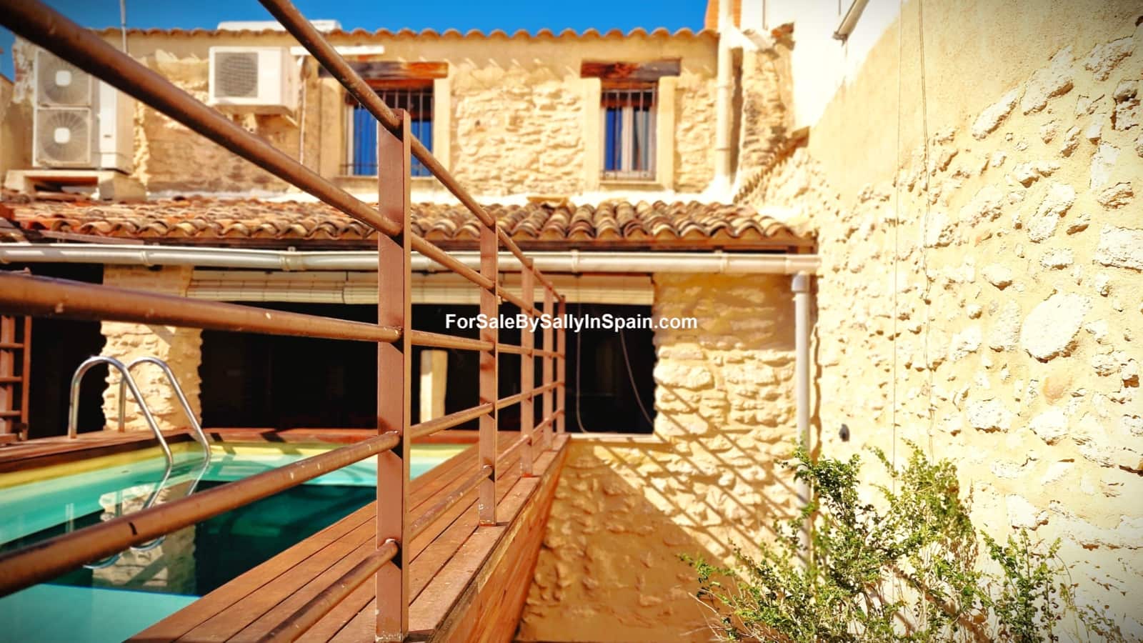 Chalet de 9 habitaciones en Palomar en venta - 270.000 € (Ref: 9357696)