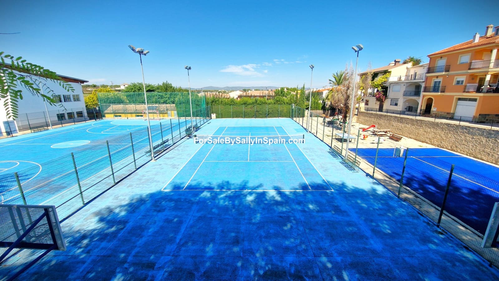 Chalet de 9 habitaciones en Palomar en venta - 270.000 € (Ref: 9357696)