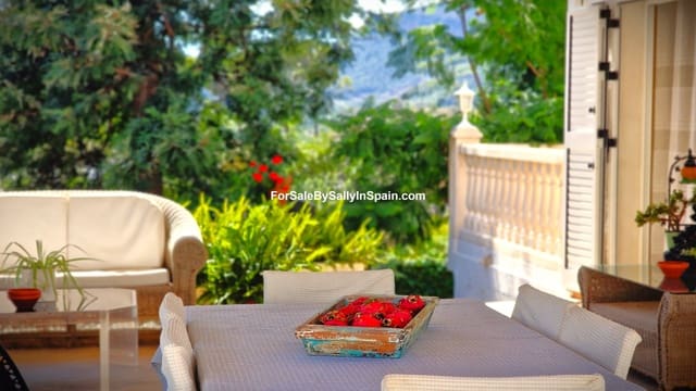 4 soverom Villa til salgs i Gandia med svømmebasseng garasje - € 530 000 (Ref: 9394354)