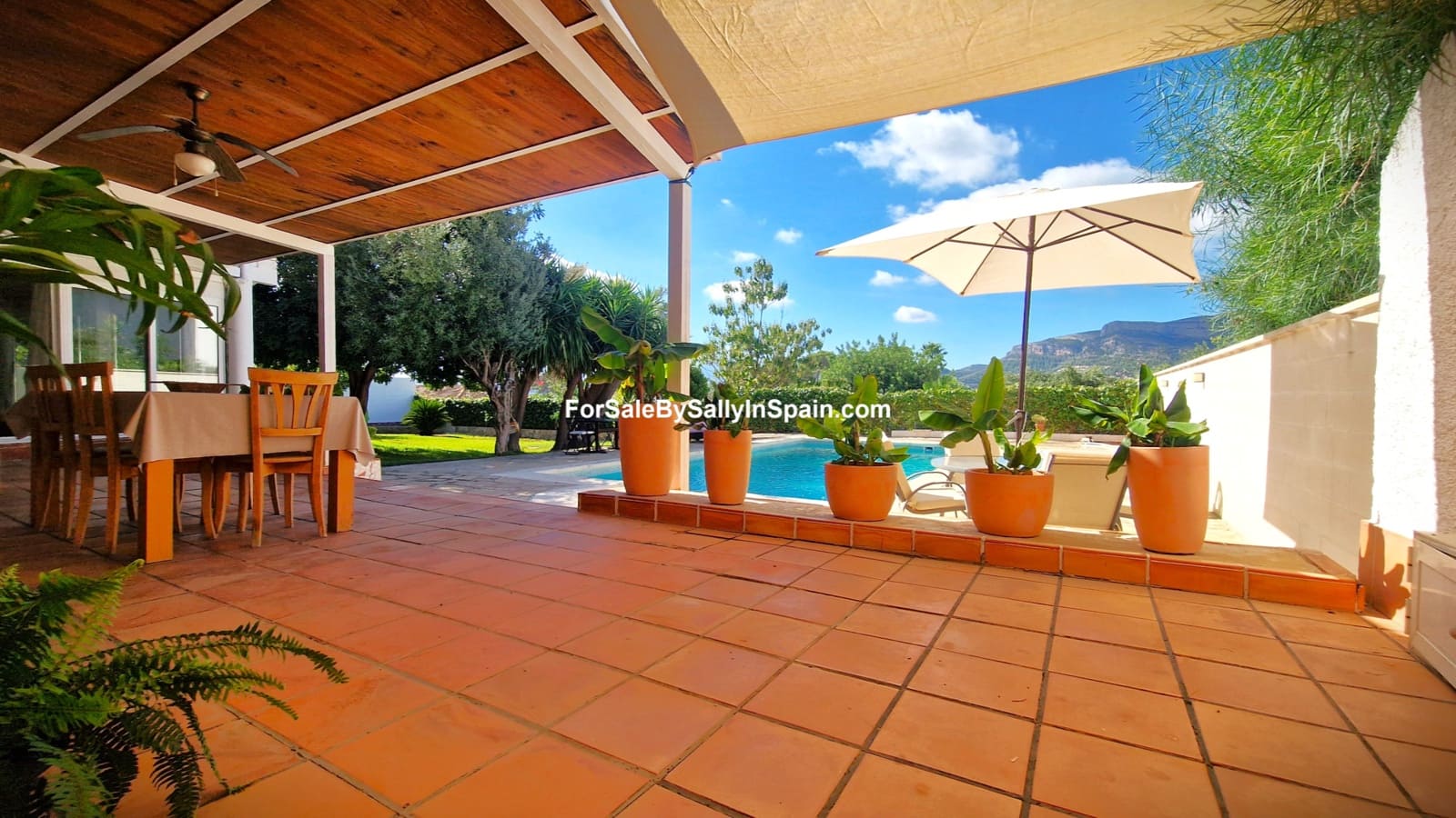 4 sovrum Villa till salu i Gandia med pool garage - 530 000 € (Ref: 9394354)