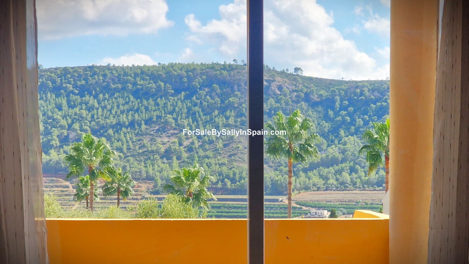 6 bedroom Townhouse for sale in Castellonet de la Conquesta with garage - € 215,000 (Ref: 9394379)