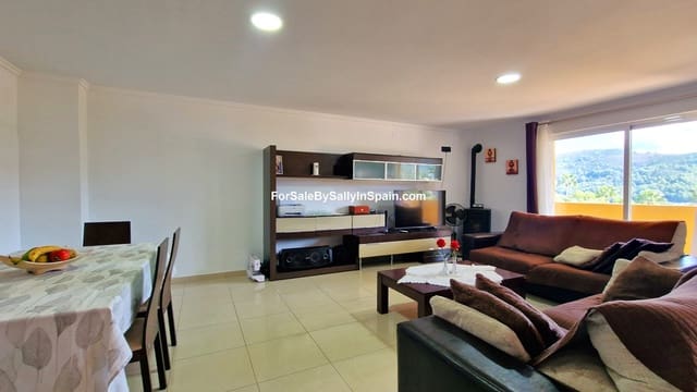 6 bedroom Townhouse for sale in Castellonet de la Conquesta with garage - € 215,000 (Ref: 9394379)