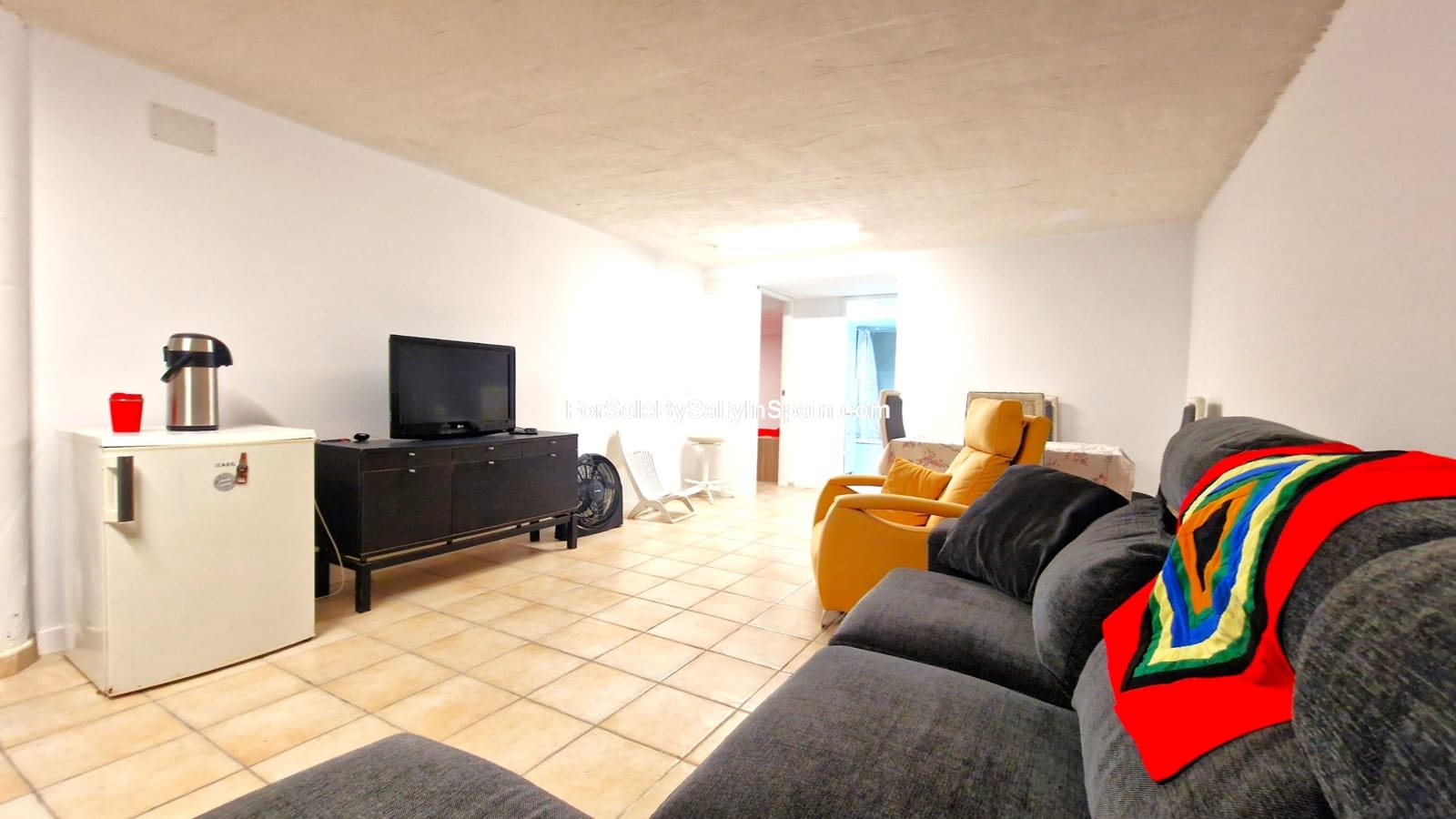 6 bedroom Townhouse for sale in Castellonet de la Conquesta with garage - € 215,000 (Ref: 9394379)