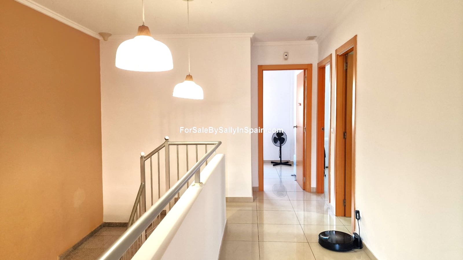 6 bedroom Townhouse for sale in Castellonet de la Conquesta with garage - € 215,000 (Ref: 9394379)
