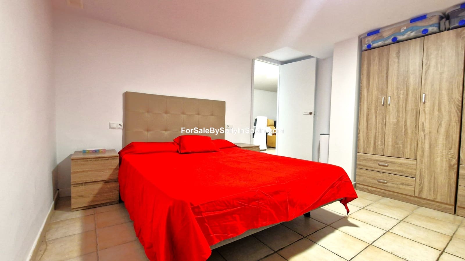 6 bedroom Townhouse for sale in Castellonet de la Conquesta with garage - € 215,000 (Ref: 9394379)