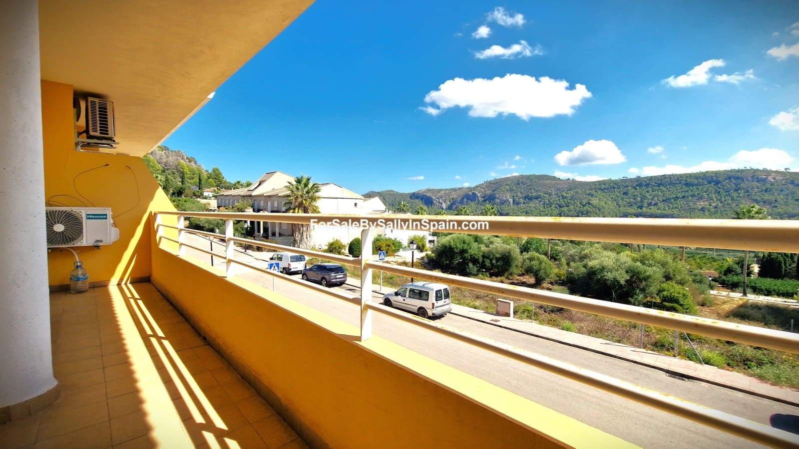 6 bedroom Townhouse for sale in Castellonet de la Conquesta with garage - € 215,000 (Ref: 9394379)