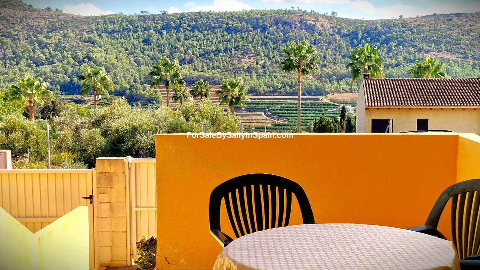 6 bedroom Townhouse for sale in Castellonet de la Conquesta with garage - € 215,000 (Ref: 9394379)