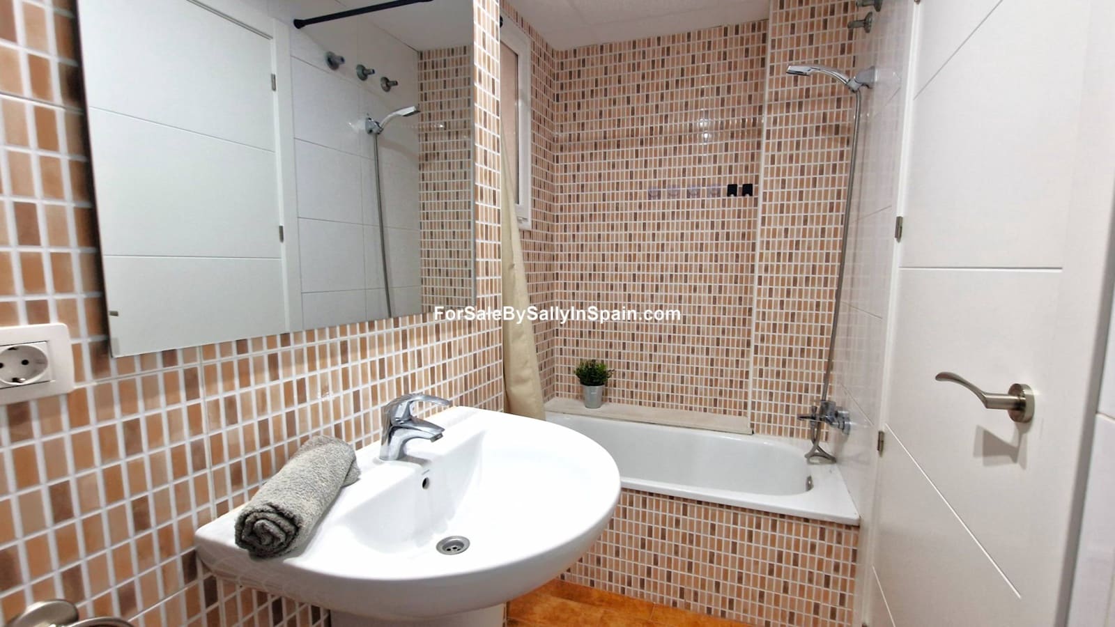 2 makuuhuone Ranta-asunto myytävänä paikassa Gandia - 149 000 € (Ref: 9395260)