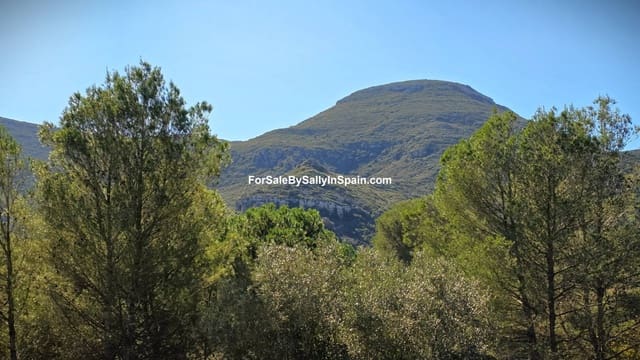 Chalet de 4 habitaciones en Simat de la Valldigna en venta con garaje - 149.000 € (Ref: 9395262)