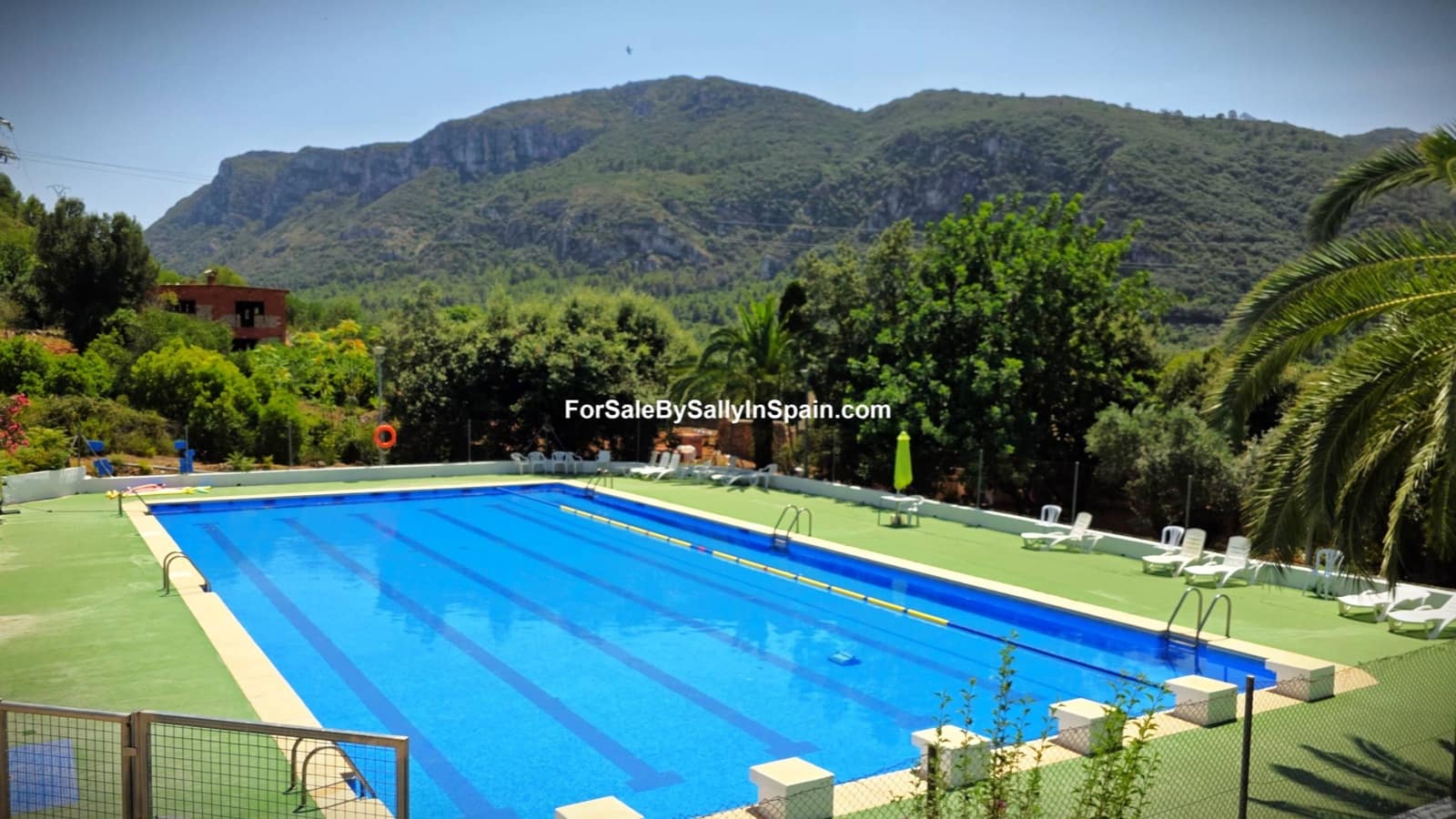 4 Zimmer Villa zu verkaufen in Simat de la Valldigna mit Garage - 149.000 € (Ref: 9395262)