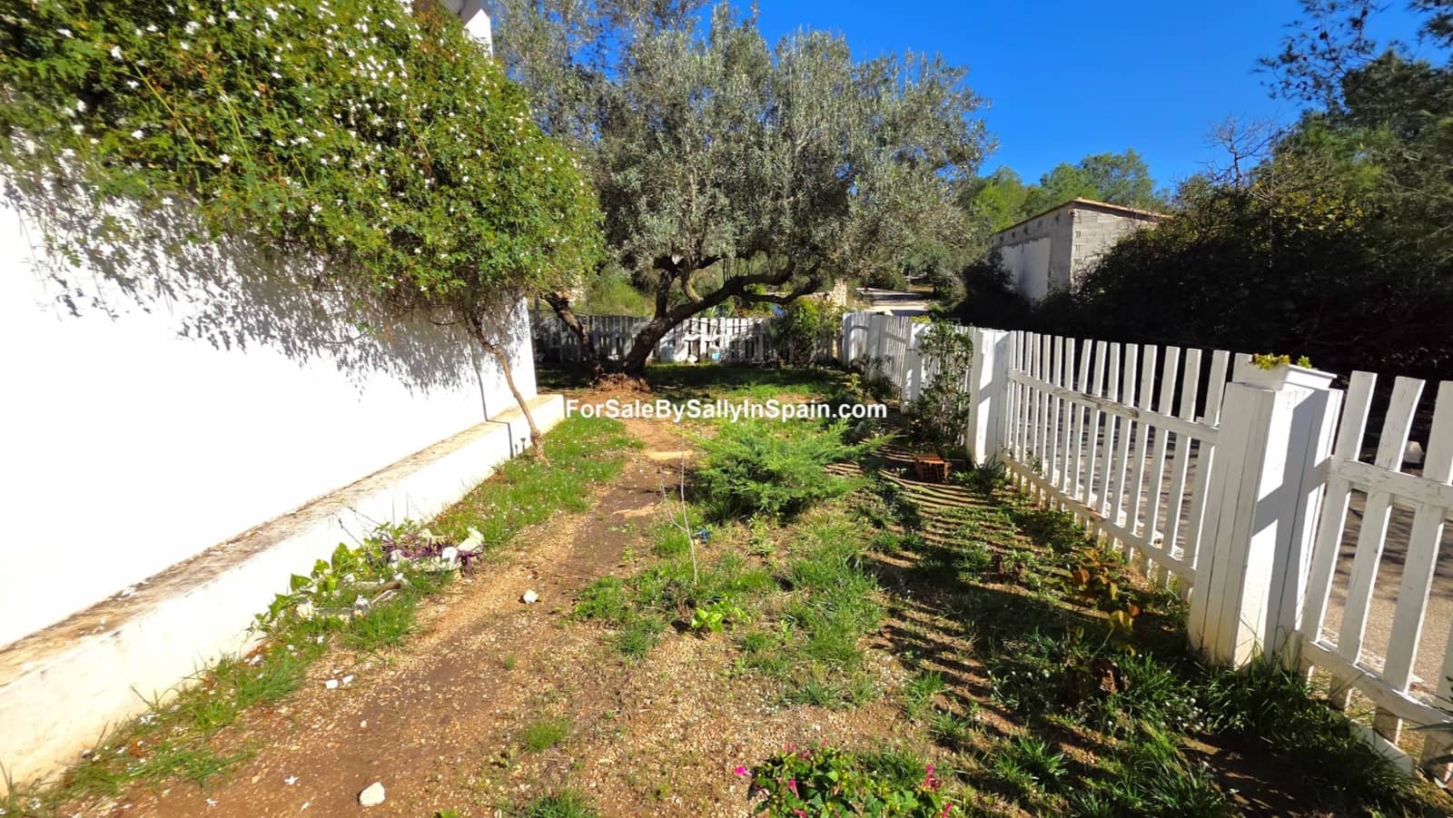 4 Zimmer Villa zu verkaufen in Simat de la Valldigna mit Garage - 149.000 € (Ref: 9395262)