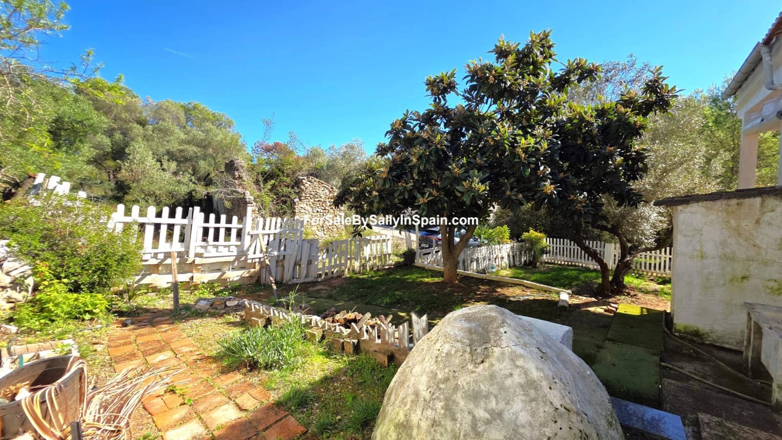 4 Zimmer Villa zu verkaufen in Simat de la Valldigna mit Garage - 149.000 € (Ref: 9395262)