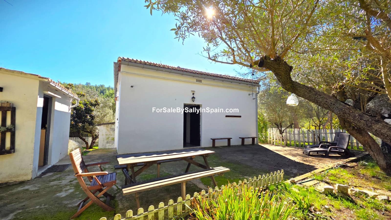 4 Zimmer Villa zu verkaufen in Simat de la Valldigna mit Garage - 149.000 € (Ref: 9395262)